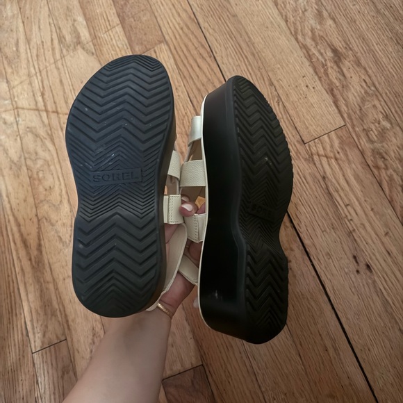 Sorel Cream and Black Platform Shoes - Picture 3 of 3